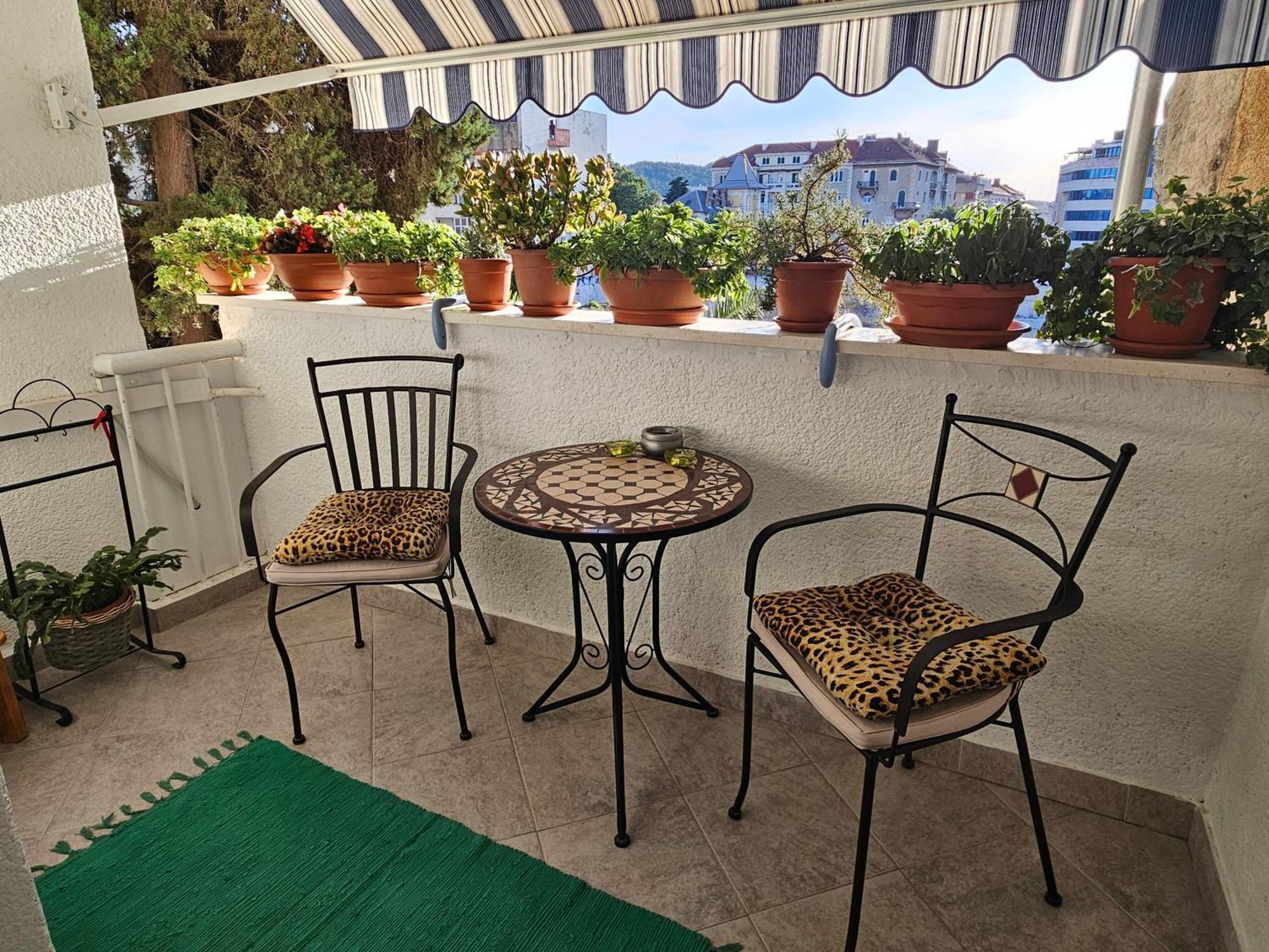 Apartment With Balcony Red Rose Split Dış mekan fotoğraf